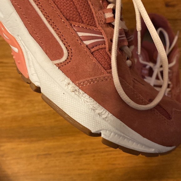 Vionic Classic Walker Dusty Cedar Rose - Picture 9 of 12